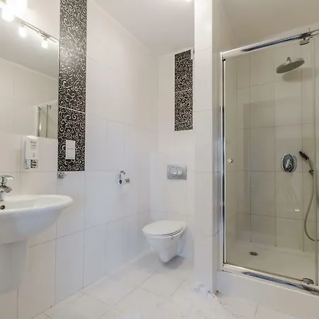 Oraz فندق مبيت وإفطار Mycyny