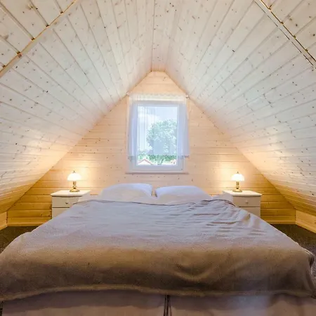 Oraz Bed & Breakfast Mycyny